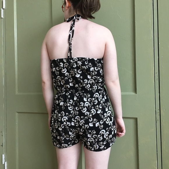 HALTER NECK CAPE JUBY ROMPER ♤ - Picture 4 of 5